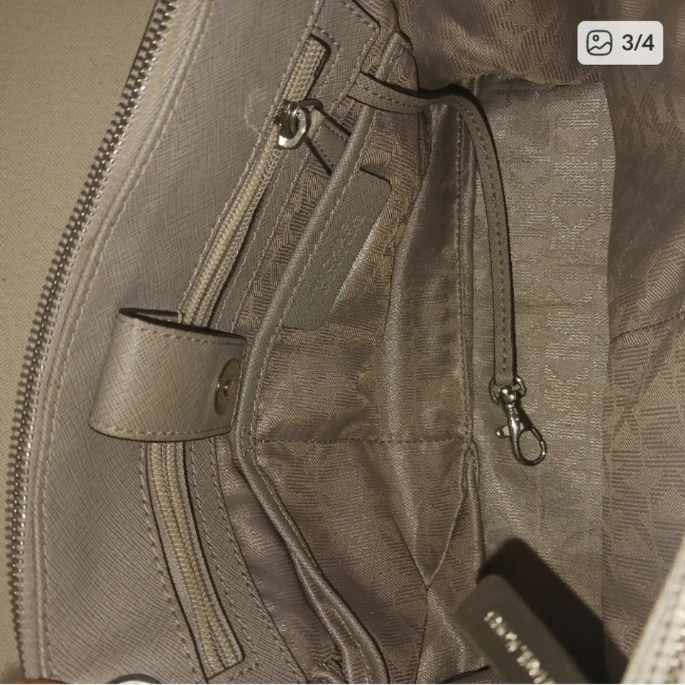 Michael Kors Elegant Gray Satchel Bag Handbag - Picture 4 of 4